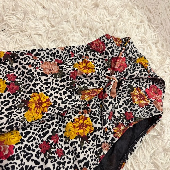TORRID LEOPARD FLORAL HIGH WAIST TIE-FRONT WRAP SWIM BOTTOM SIZE 0 - Picture 5 of 9